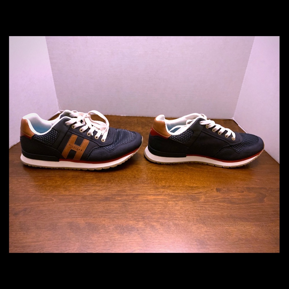 Tommy Hilfiger Artisan shoe size 9.5 men’s